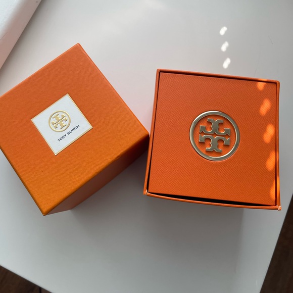 NWT !! Tory Burch Gold Watch 28mm Ivory Dial - Picture 7 of 7